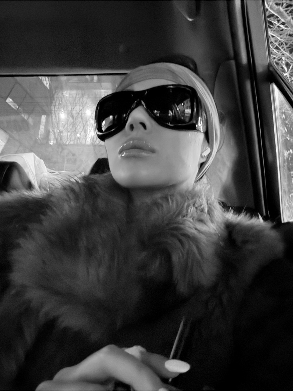 Oversized Black Shield Sunglasses - Picture 4 of 9